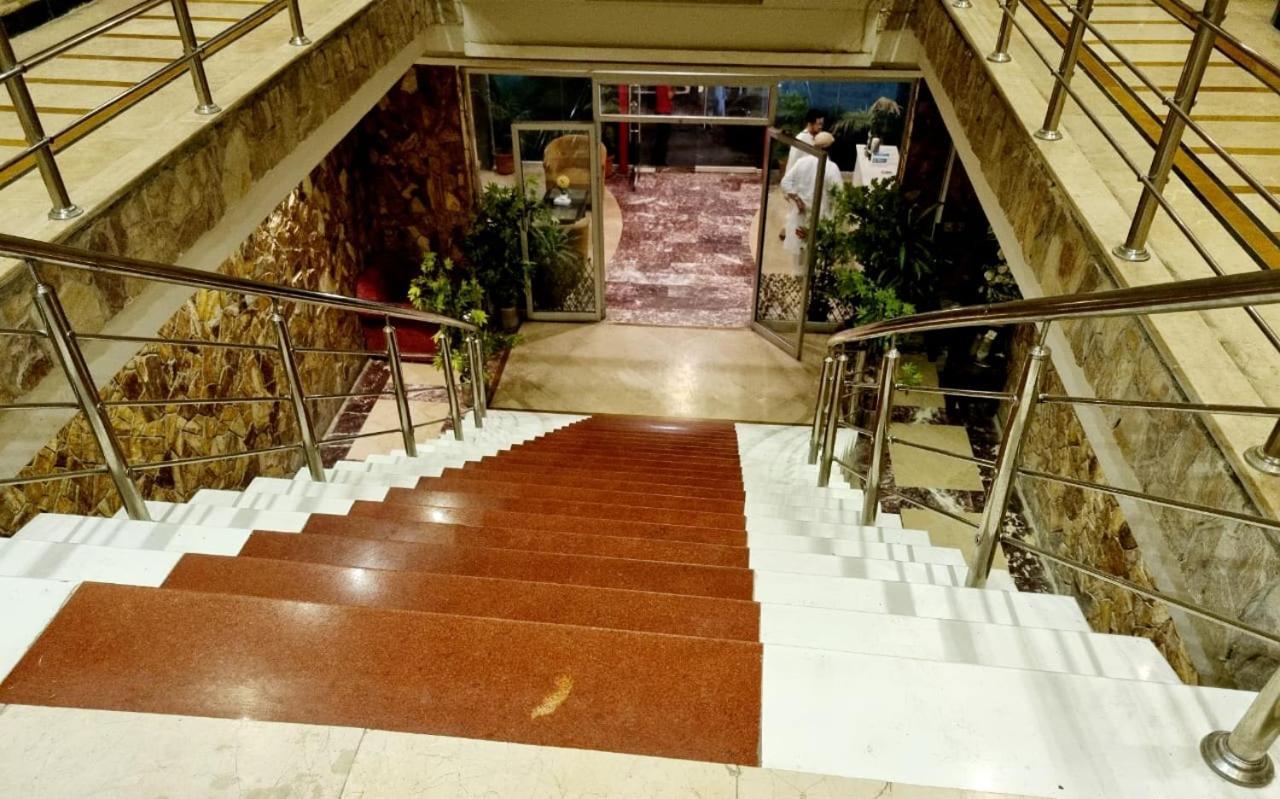 Triple One Hotel Abbottabad ภายนอก รูปภาพ
