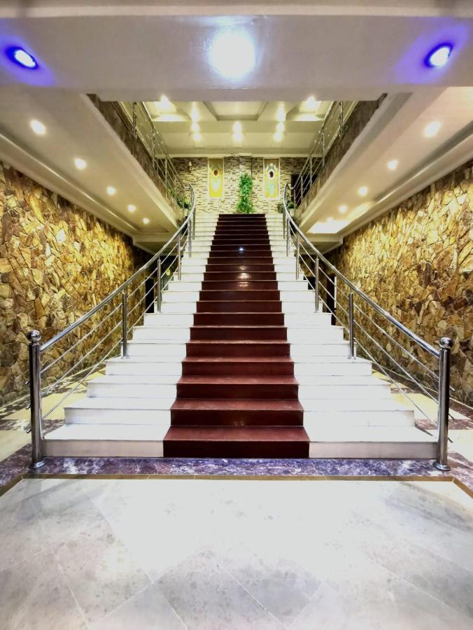 Triple One Hotel Abbottabad ภายนอก รูปภาพ