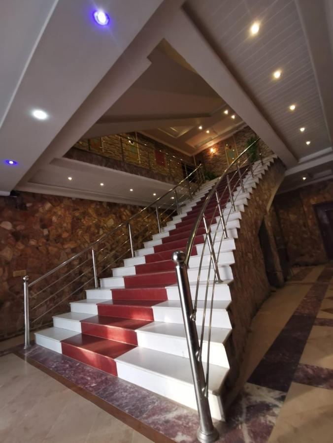 Triple One Hotel Abbottabad ภายนอก รูปภาพ